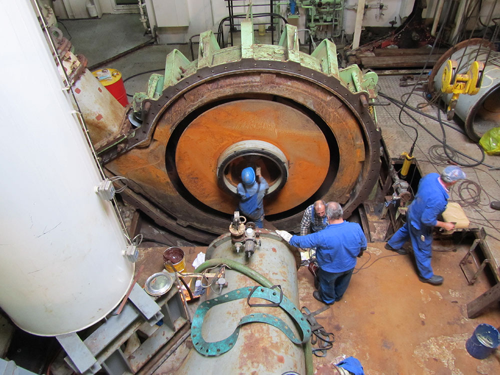 Baggerpumpe an der gearbeitet wird.