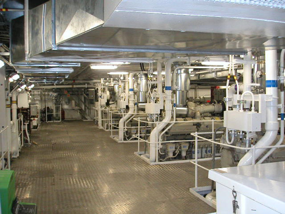 Maschinenraum auf einem Schiff.